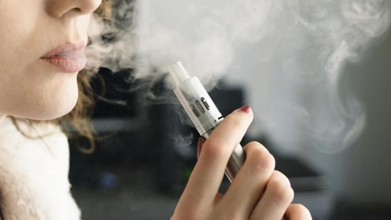 Usthadian Academy / New Zealand Bans Disposable E-Cigarettes and Vapes